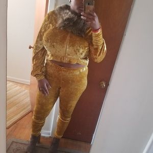 Crushed velvet  fur collar with jogger leggings